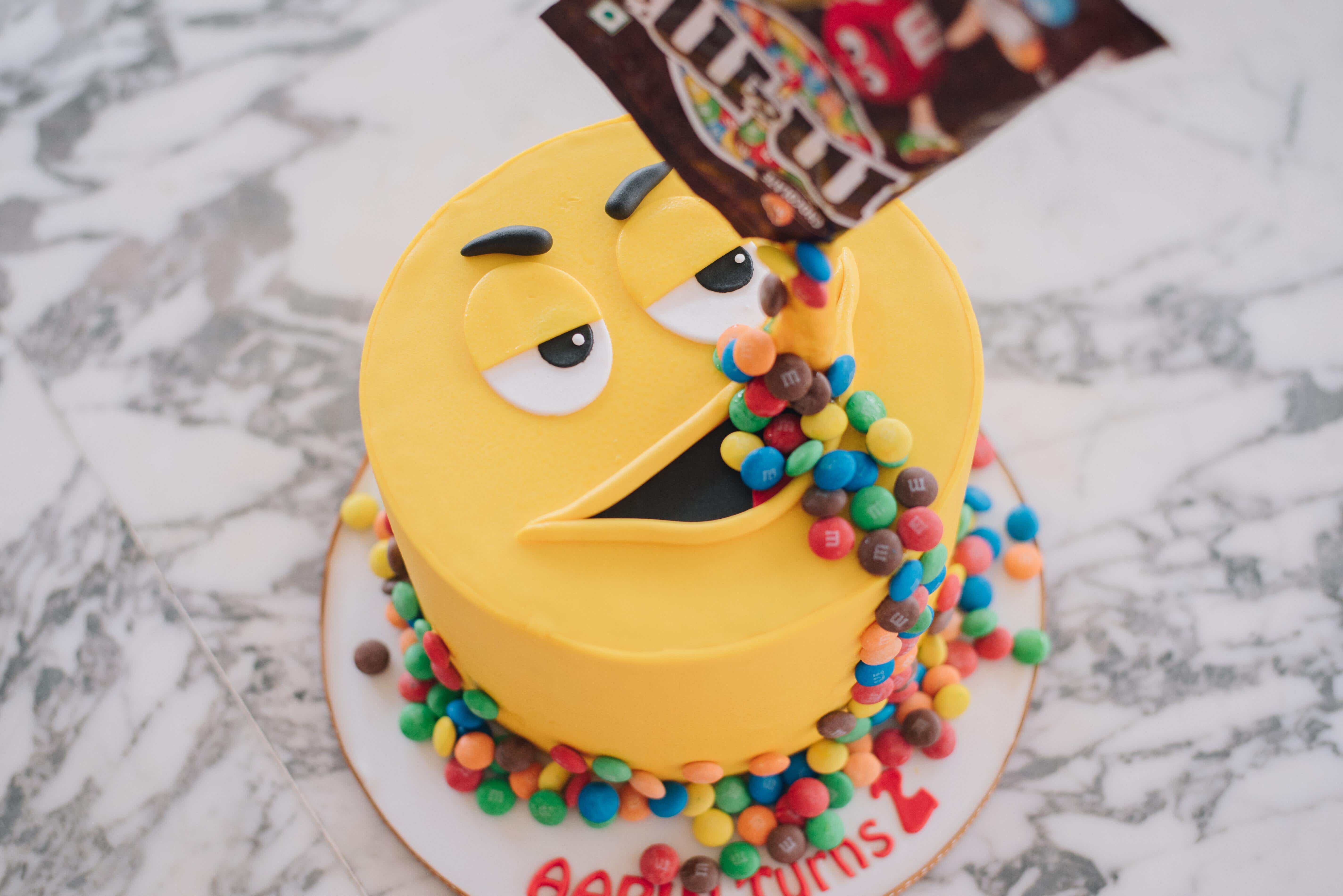 Happy Cake Logo Stock Vector (Royalty Free) 1211721169 | Shutterstock