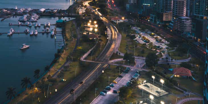 Vista aérea de la costa de la Ciudad de Panamá.