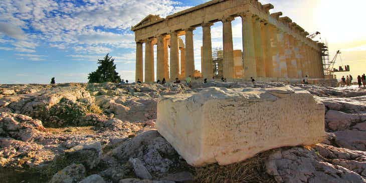 A Greek monument, the Parthenon temple, frequented by tourists.